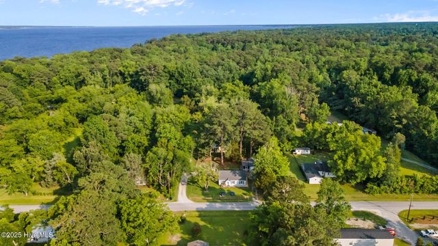 207 Battleground Avenue, New Bern, NC 28560