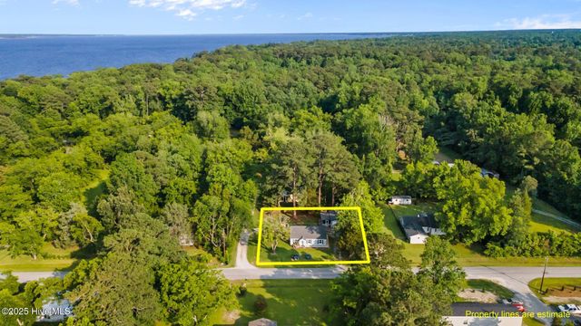 207 Battleground Avenue, New Bern, NC 28560