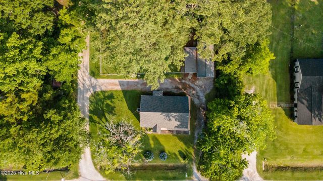 207 Battleground Avenue, New Bern, NC 28560