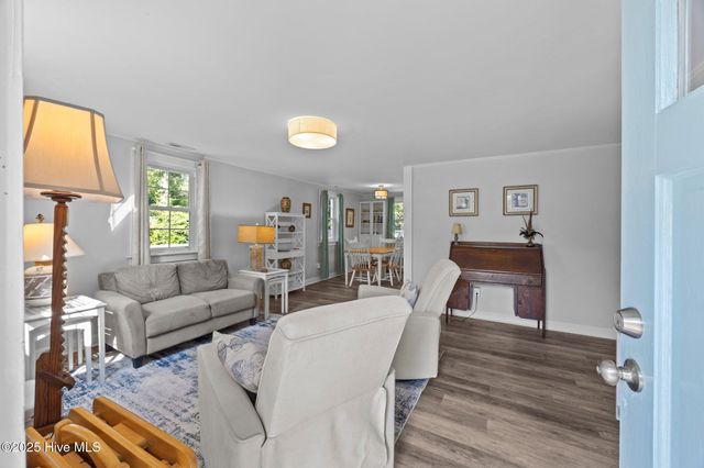 207 Battleground Avenue, New Bern, NC 28560