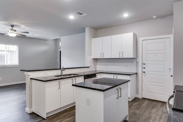 740 Wheatfield Drive, Venus, TX 76084