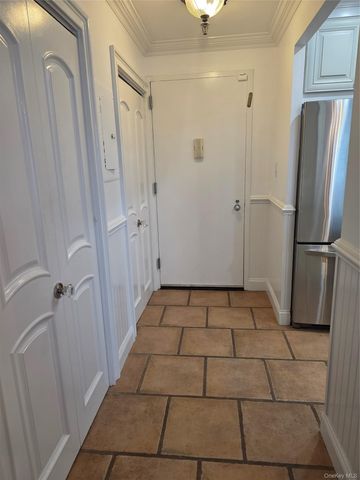 100 W Broadway 1F, Long Beach, NY 11561