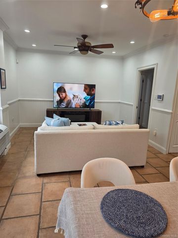 100 W Broadway 1F, Long Beach, NY 11561