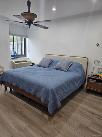 100 W Broadway 1F, Long Beach, NY 11561