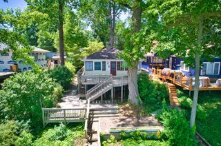 5511 Lakewood Street, Coloma Twp, MI 49038