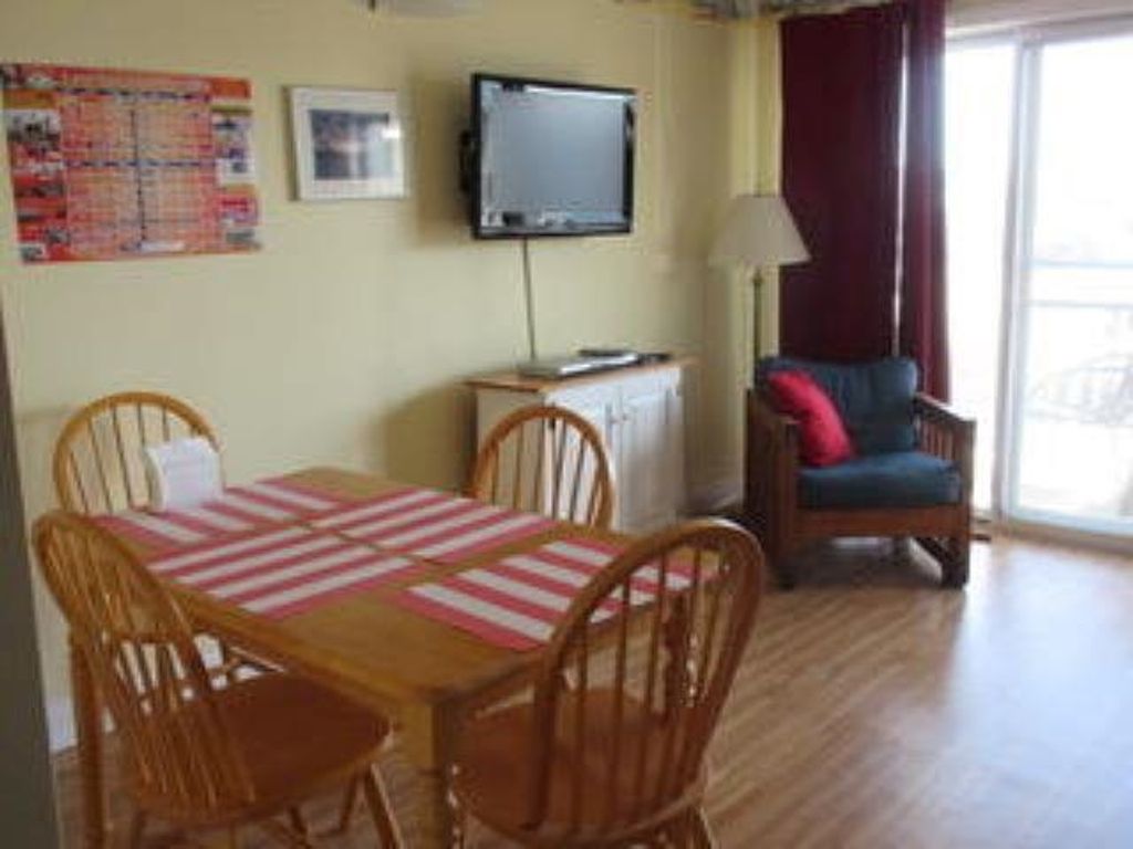 Image 3 of property listing at 933 Ocean Blvd # 201, Hampton, NH 03842
