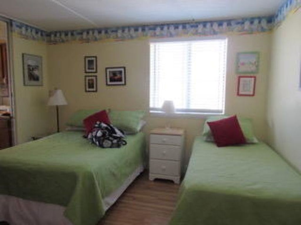 Image 4 of property listing at 933 Ocean Blvd # 201, Hampton, NH 03842