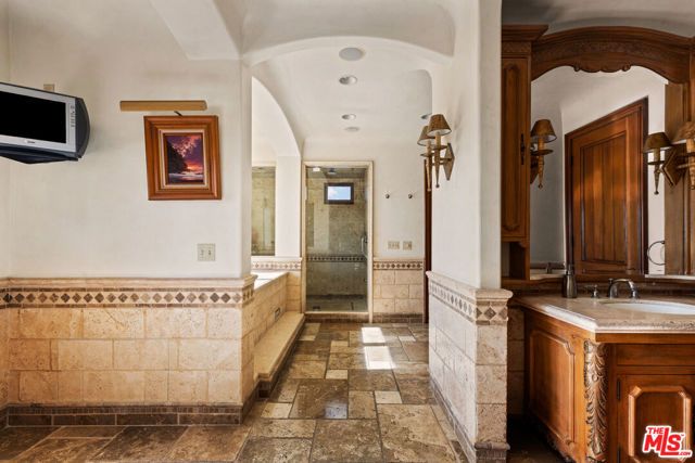 1617 Tower Grove Drive, Los Angeles, CA 90210
