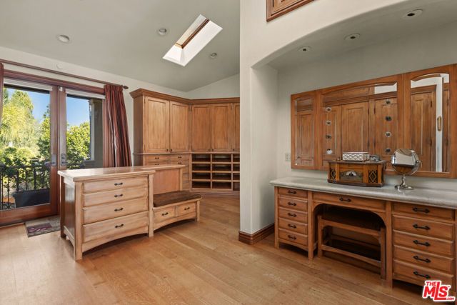 1617 Tower Grove Drive, Los Angeles, CA 90210