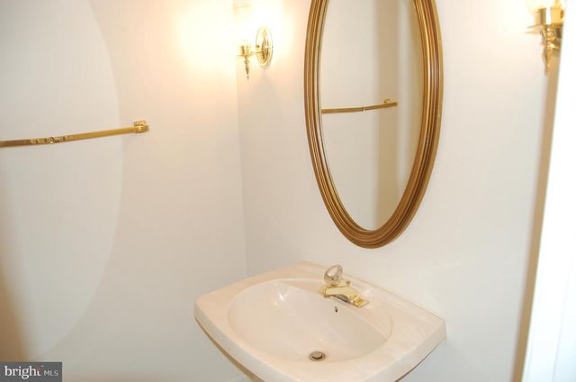 2413 BELLE HAVEN CT, Alexandria, VA 22306