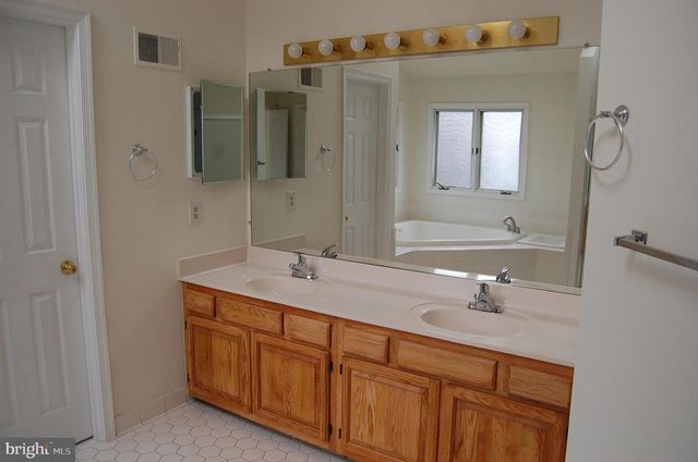 2413 BELLE HAVEN CT, Alexandria, VA 22306