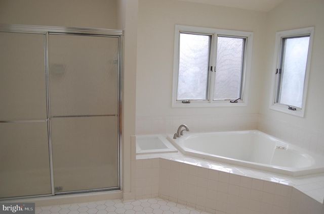 2413 BELLE HAVEN CT, Alexandria, VA 22306