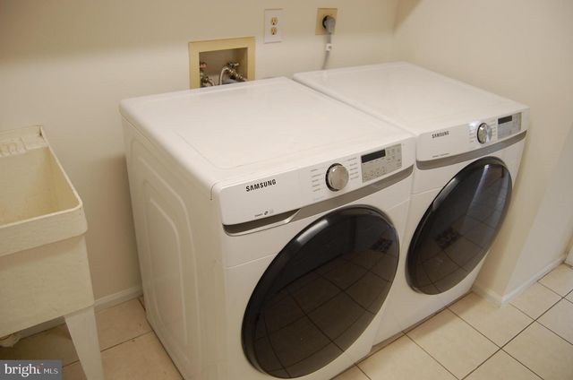 2413 BELLE HAVEN CT, Alexandria, VA 22306