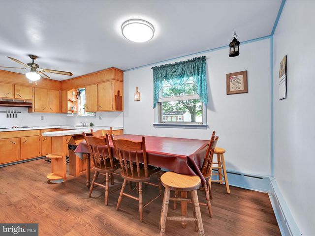 204 PHILLIP DR, Myerstown, PA 17067