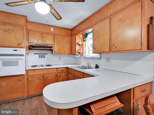 204 PHILLIP DR, Myerstown, PA 17067