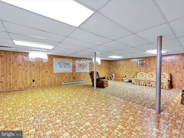 204 PHILLIP DR, Myerstown, PA 17067