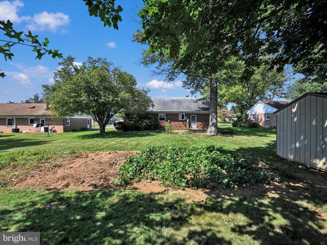 204 PHILLIP DR, Myerstown, PA 17067