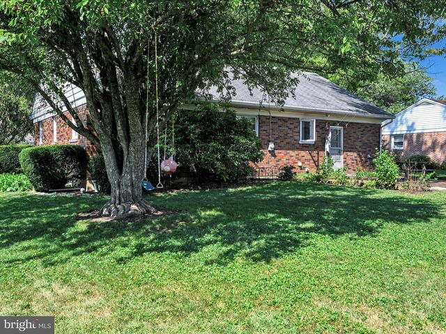 204 PHILLIP DR, Myerstown, PA 17067