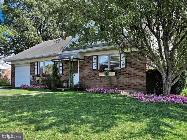204 PHILLIP DR, Myerstown, PA 17067