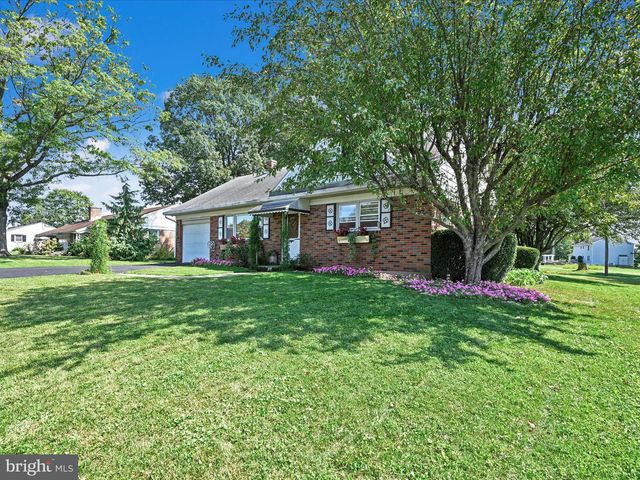 204 PHILLIP DR, Myerstown, PA 17067
