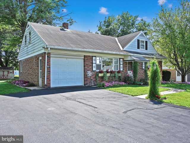 204 PHILLIP DR, Myerstown, PA 17067