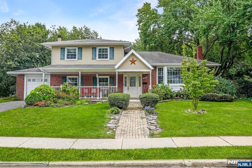 35 Westbrook Road, Howell, NJ 07731
