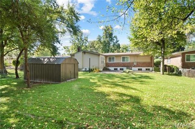 2715 Narraganset Drive, Florissant, MO 63033