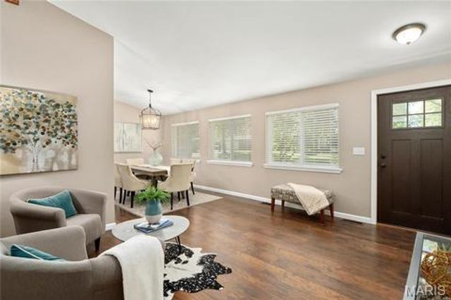 2715 Narraganset Drive, Florissant, MO 63033