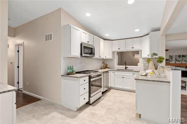 2715 Narraganset Drive, Florissant, MO 63033