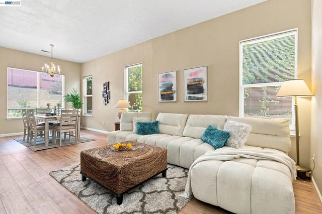 3214 Breaker Ct, Vallejo, CA 94591