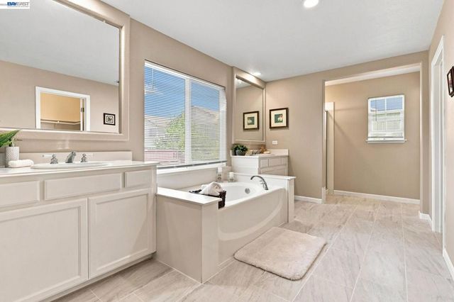 3214 Breaker Ct, Vallejo, CA 94591