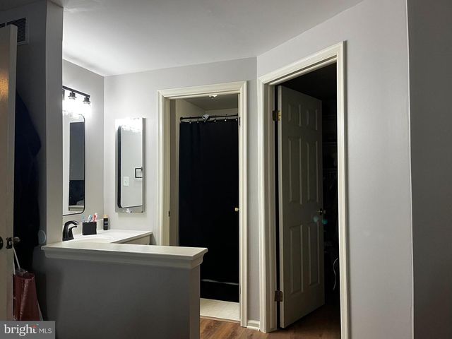 14 ROSS RD, Burlington, NJ 08016
