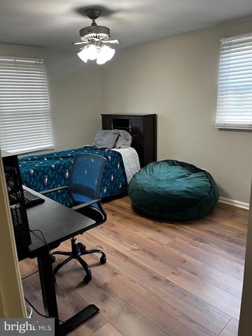 14 ROSS RD, Burlington, NJ 08016
