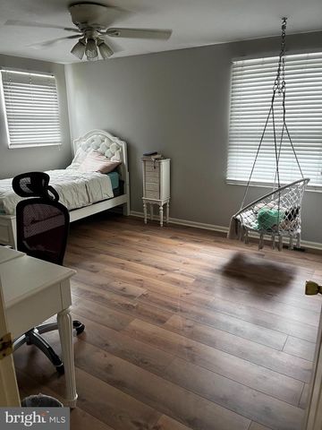 14 ROSS RD, Burlington, NJ 08016