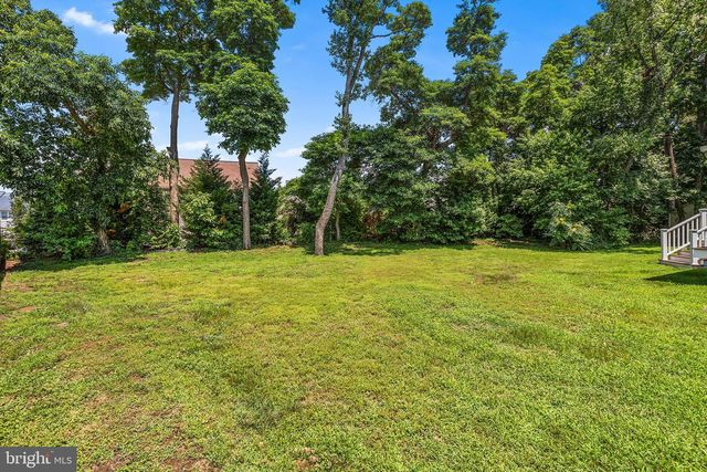 14 ROSS RD, Burlington, NJ 08016