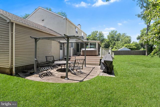 14 ROSS RD, Burlington, NJ 08016