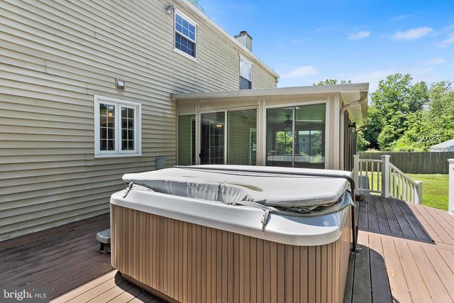 14 ROSS RD, Burlington, NJ 08016