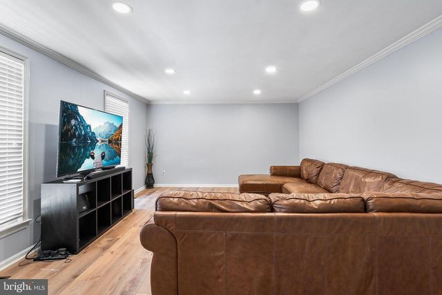 14 ROSS RD, Burlington, NJ 08016