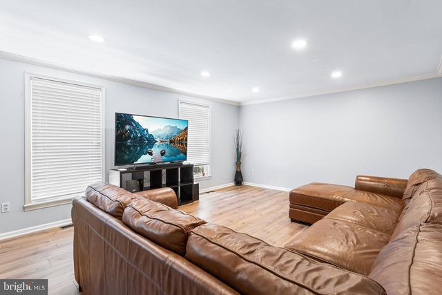 14 ROSS RD, Burlington, NJ 08016