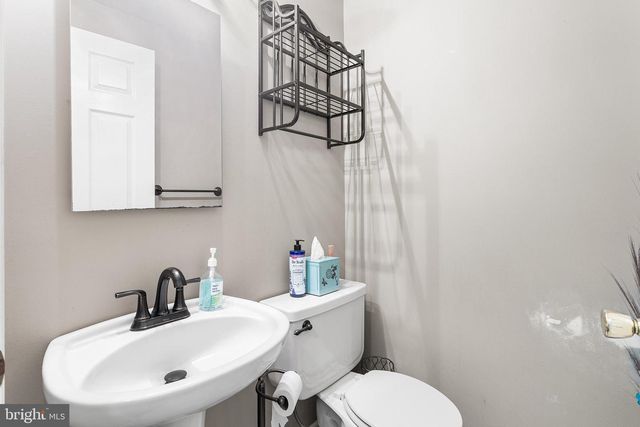 14 ROSS RD, Burlington, NJ 08016