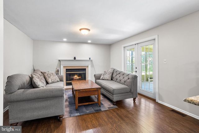 14 ROSS RD, Burlington, NJ 08016
