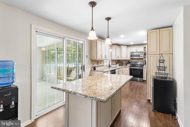 14 ROSS RD, Burlington, NJ 08016