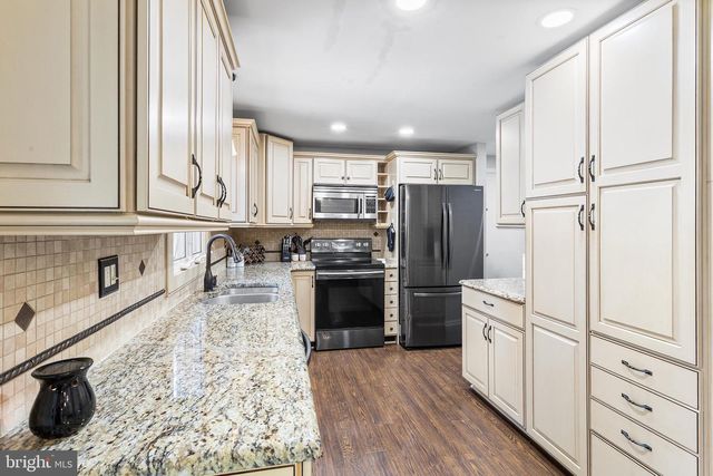 14 ROSS RD, Burlington, NJ 08016