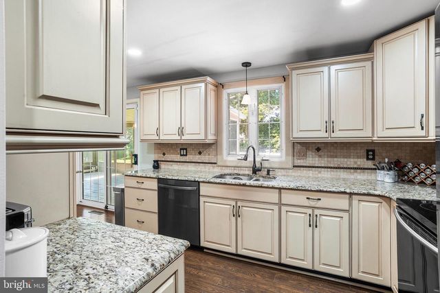 14 ROSS RD, Burlington, NJ 08016