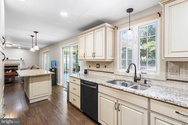 14 ROSS RD, Burlington, NJ 08016