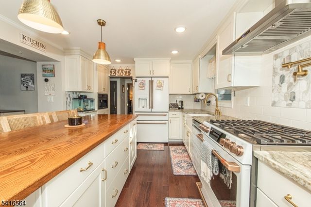 34 N Shore Trl, Sparta Twp., NJ 07871