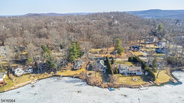 34 N Shore Trl, Sparta Twp., NJ 07871