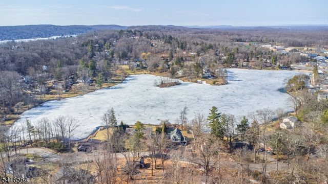 34 N Shore Trl, Sparta Twp., NJ 07871