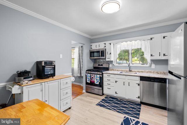 9711 MAGLEDT RD, Parkville, MD 21234