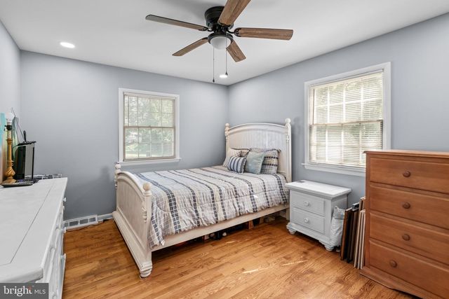 9711 MAGLEDT RD, Parkville, MD 21234